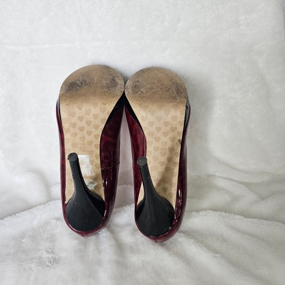 Betsey Johnson “Willow" Patent Red Leopard Peep Toe High Heels Size 8M - Picture 10 of 13